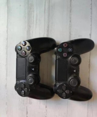 PS4 Pro Negra 1TB + 2 Mandos