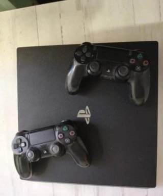 PS4 Pro Negra 1TB + 2 Mandos
