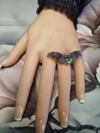 Anillo de Murciélago de fluorita natural