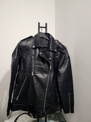 Chaqueta estilo motero negra