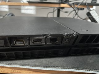 PS4 (PlayStation 4) con 2 mandos y accesorios