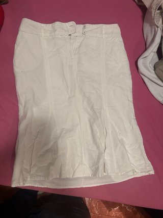 Falda Blanca Semicorta