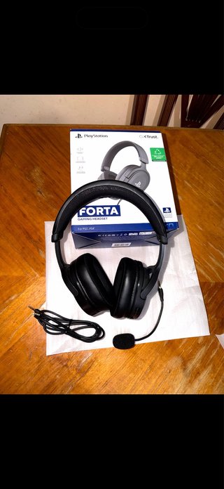 Auriculares Gaming Trust Forta PS5