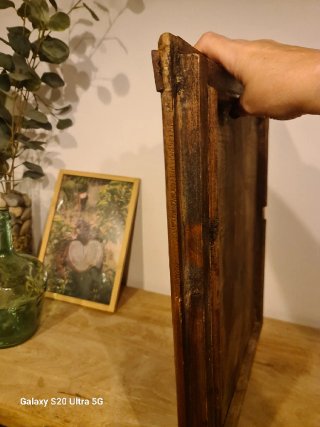 Puerta Antigua de Madera Tallada con Carabela