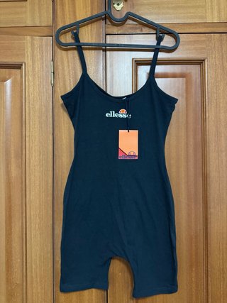 Mono corto Ellesse negro talla 38