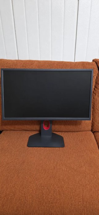 CHOLLO PC 7950X3D + RTX 4080 SUPER + setup 240Hz