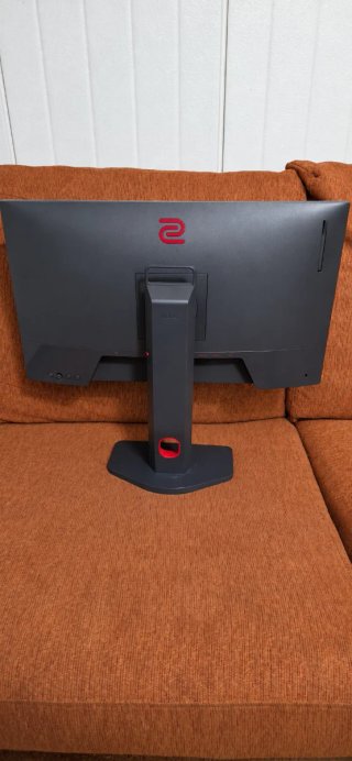 CHOLLO PC 7950X3D + RTX 4080 SUPER + setup 240Hz