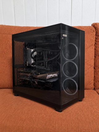 CHOLLO PC 7950X3D + RTX 4080 SUPER + setup 240Hz