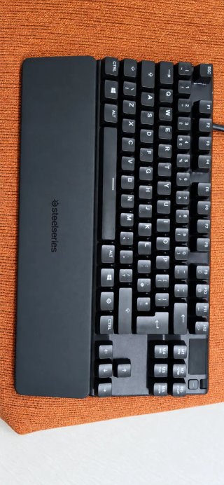 CHOLLO PC 7950X3D + RTX 4080 SUPER + setup 240Hz