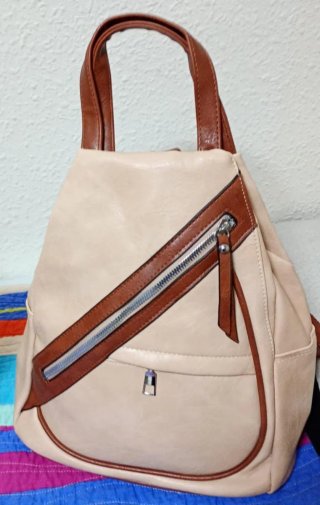 Bolso Blanco con Tachuelas