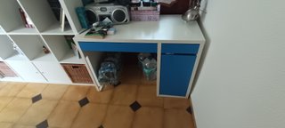 Escritorio juvenil azul y blanco