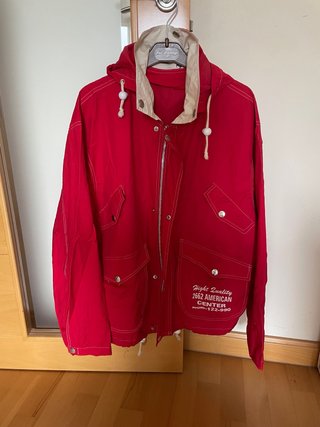 Parka Roja con capucha