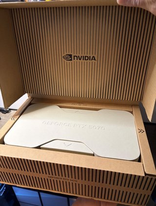 Tarjeta Gráfica Nvidia RTX 5070 Founders Edition