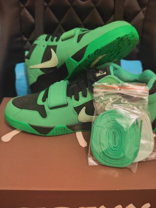 Zapatillas Nike travis Scott Verde y Negro