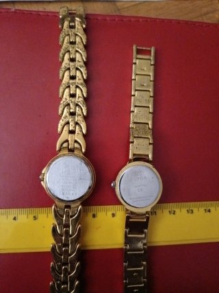 Pareja de relojes dorados antiguos