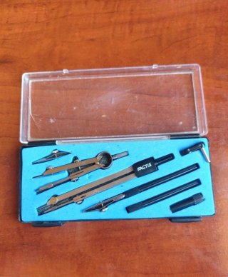 Estuche de compás Factis