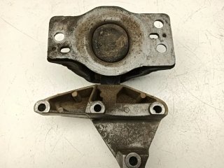 Soporte motor derecho Renault Kangoo II