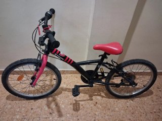 Bicicleta infantil BTWIN rosa y negra negociables