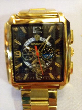 Reloj BINBOND Dorado y Negro