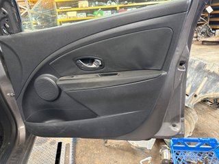 ELEVALUNAS DELANTERO DERECHO Renault Megane III Berlina 5P (2008->)
