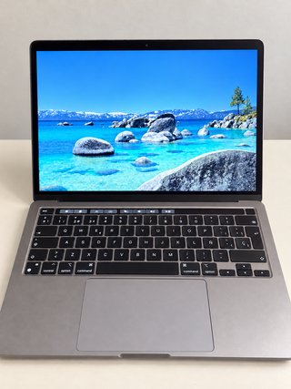MacBook Pro M2 2022 · 13,3 pollici · 8 GB