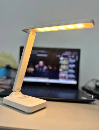Lampada da tavolo LED bianca