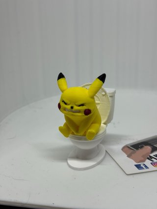 Pikachu su WC Action Figure Pokemon