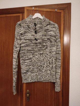Jersey de punto gris y blanco