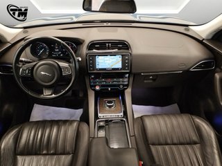 Jaguar F-Pace 2017