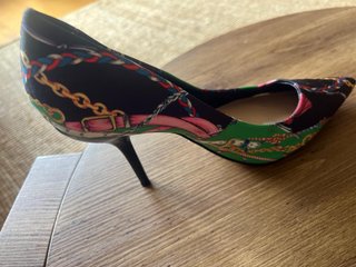 Zapatos de tacón estampados