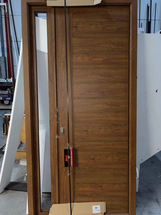 Puerta de seguridad exterior