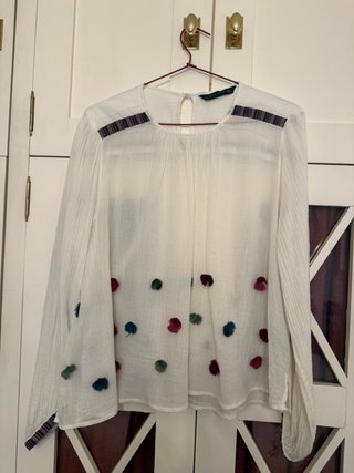 Blusa Zara Blanca con Pompones
