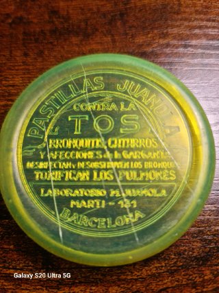 Cajita antigua Pastillas Juanola (Años 70)