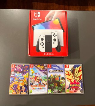 Nintendo Switch OLED Bianca + 4 Giochi