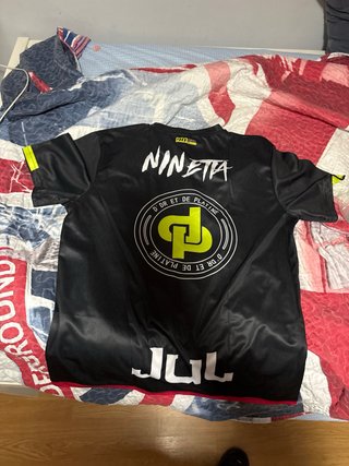 Camiseta Deportiva Negra y Verde Talla XL