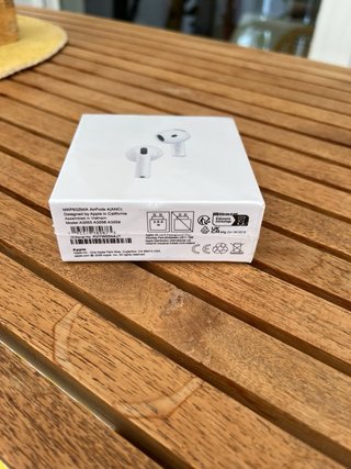 Apple Airpods (4 generación)