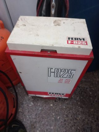 Cargador Baterías Ferve F-825