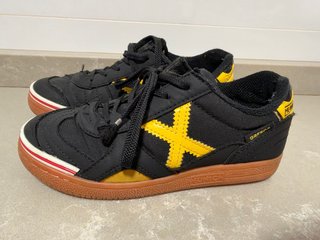 Zapatillas Munich GRESCA Talla 33