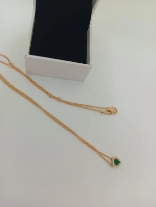 Collar dorado Pandora Corazón Verde