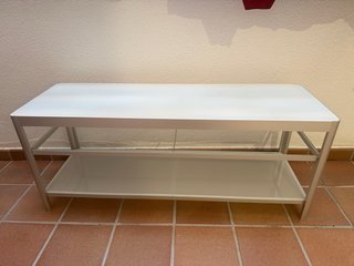 Mueble TV Ikea Aluminio y Cristal