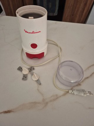 Molinillo Moulinex Blanco y Rojo