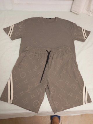 Conjunto de Camiseta y Pantalón Corto