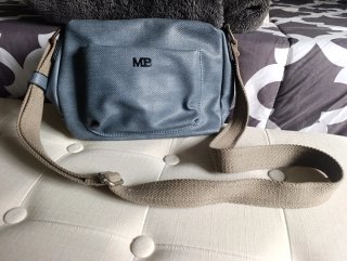 Bolso bandolera azul metálico