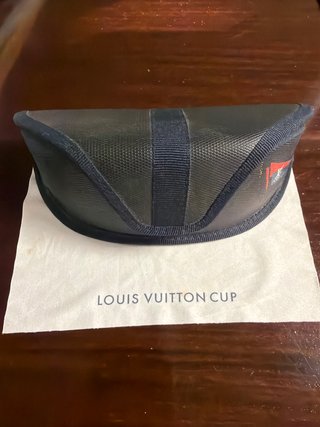 Funda Gafas Louis Vuitton Cup Negra
