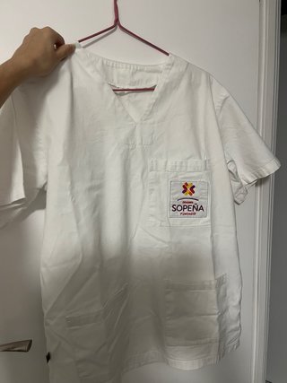 Trajes de TCAE sin botones