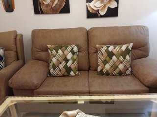 Sofá de 2 plazas y 2 sillones nuevos