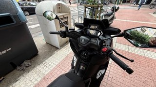 Yamaha Xmax 300 2025 Negra