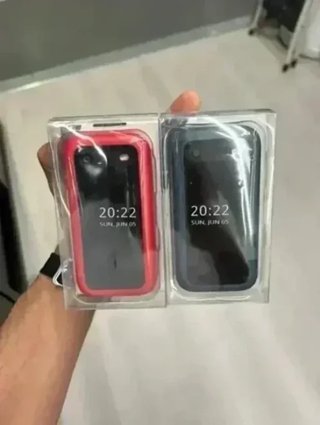Lotto 2 Nokia 2660 Flip — Telefono pieghevole 2G 2.8