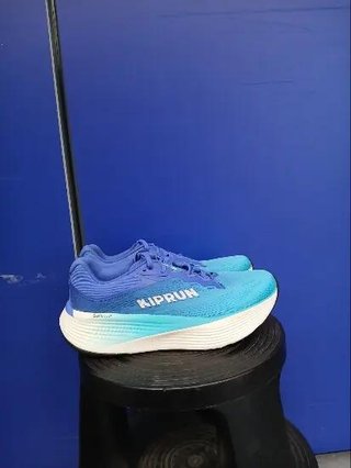 Zapatillas running carretera hombre, Kiprun Kipride Max azul
