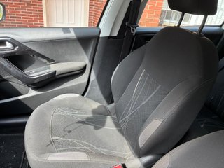 Peugeot 208 2012